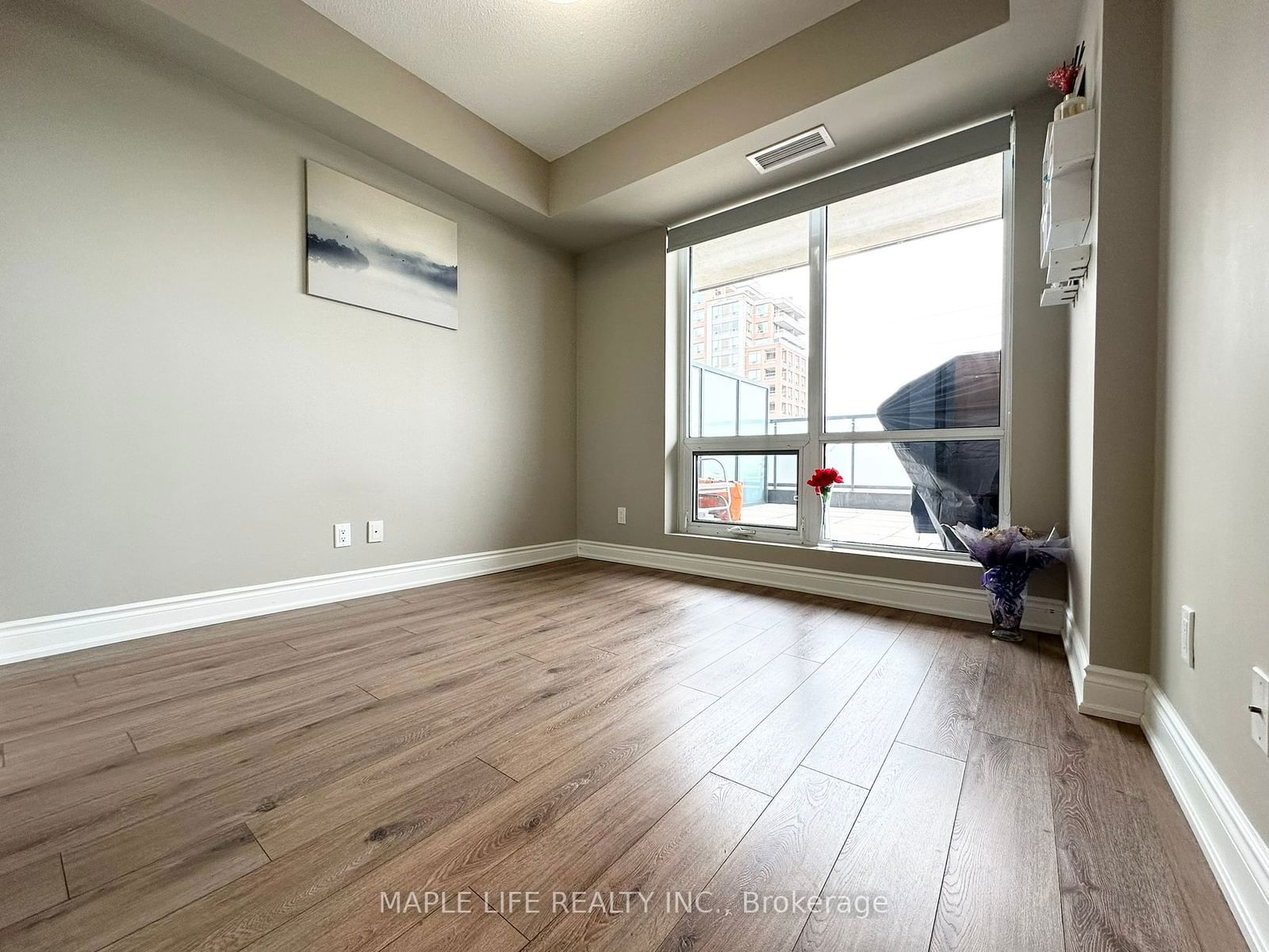 9090 Yonge St, unit 307 for sale - image #18