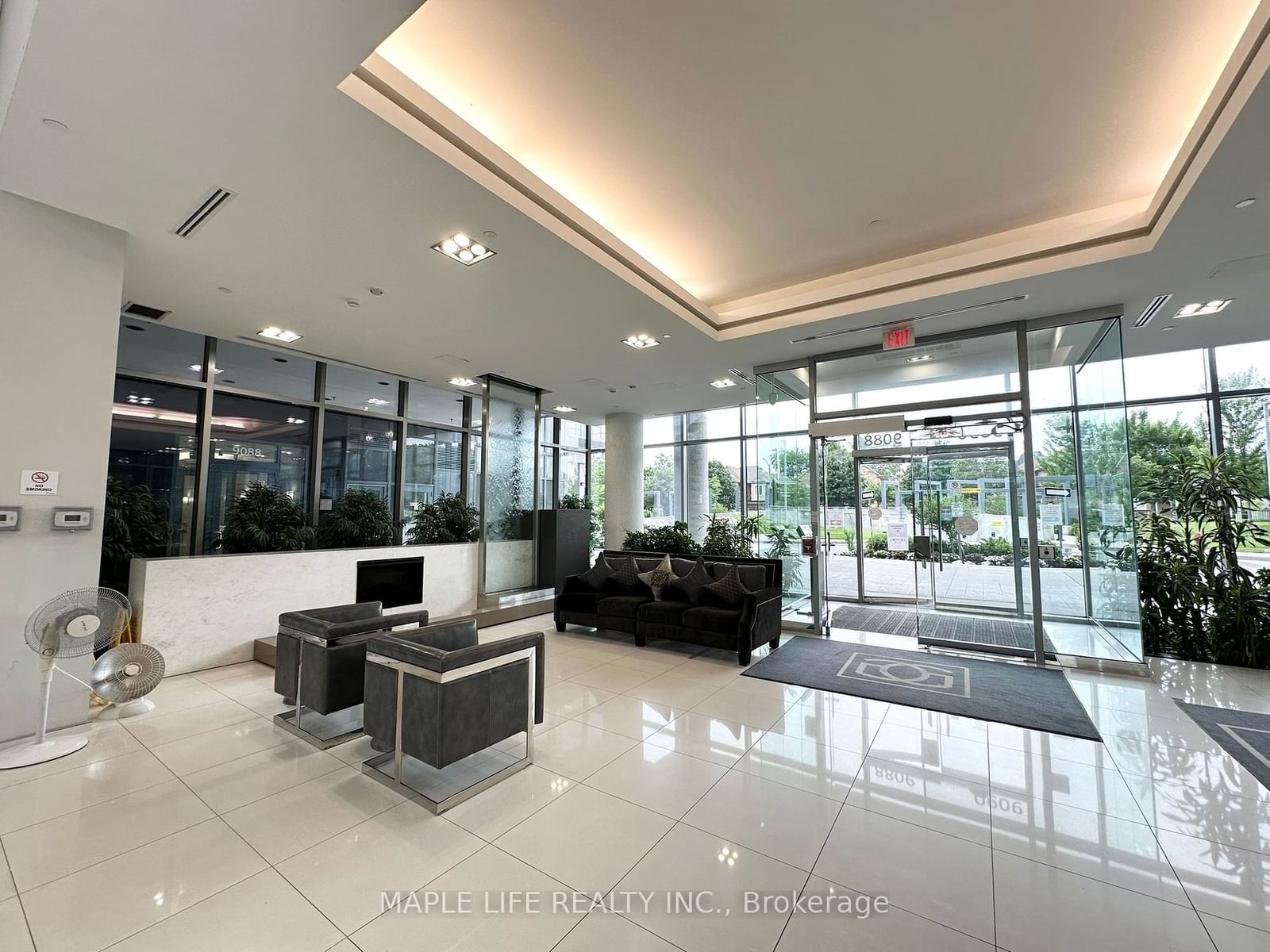 9090 Yonge St, unit 307 for sale - image #3