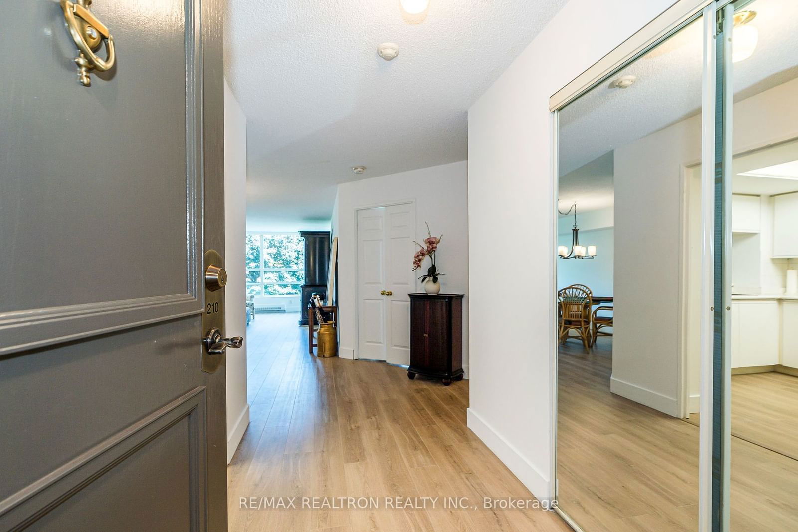 7825 Bayview Ave, unit 210 for sale - image #14