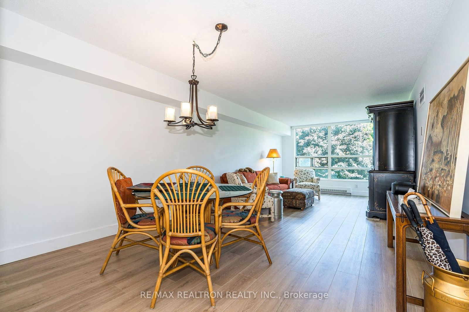 7825 Bayview Ave, unit 210 for sale