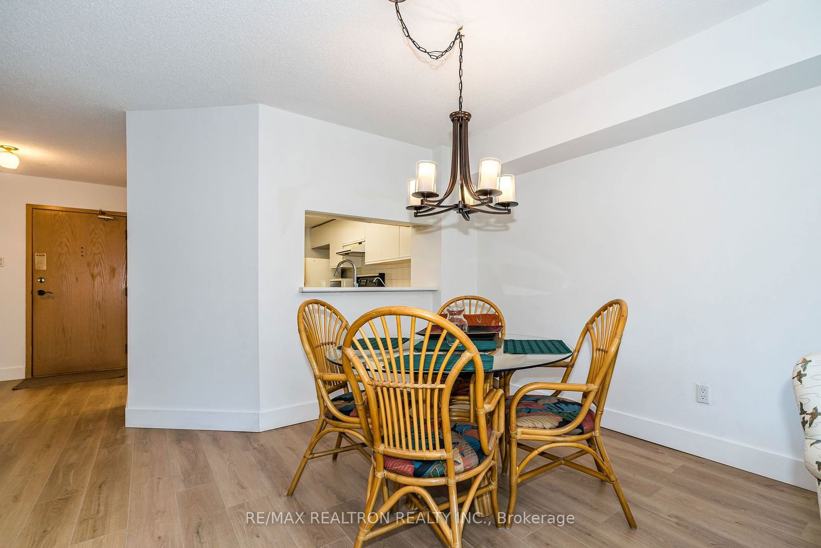 7825 Bayview Ave, unit 210 for sale - image #4