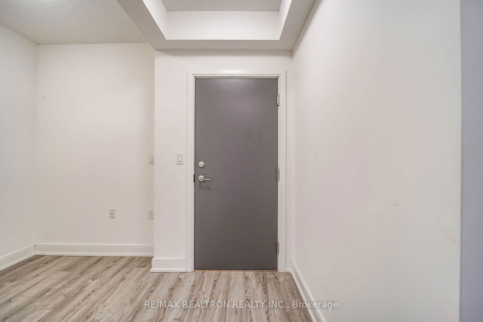 9600 Yonge St, unit 1109 for sale - image #11