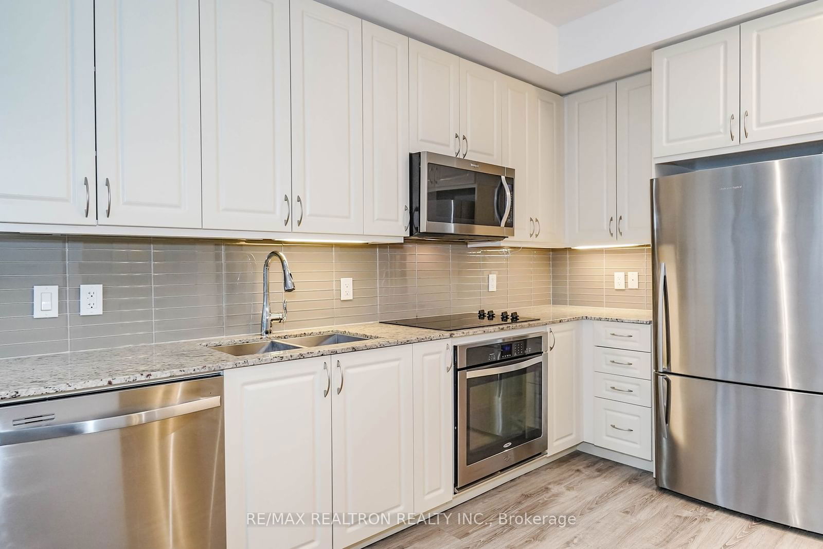 9600 Yonge St, unit 1109 for sale - image #17