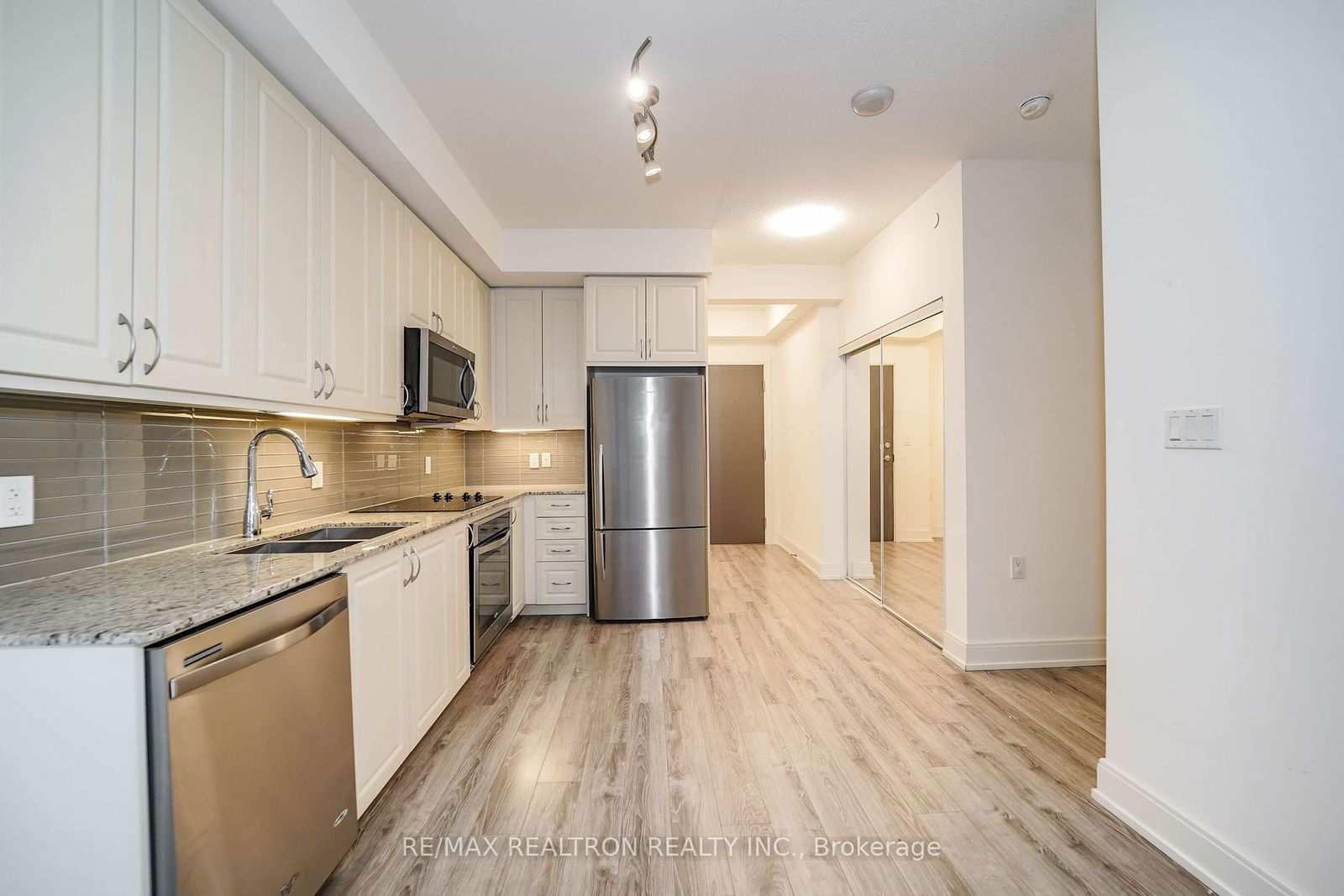 9600 Yonge St, unit 1109 for sale - image #19