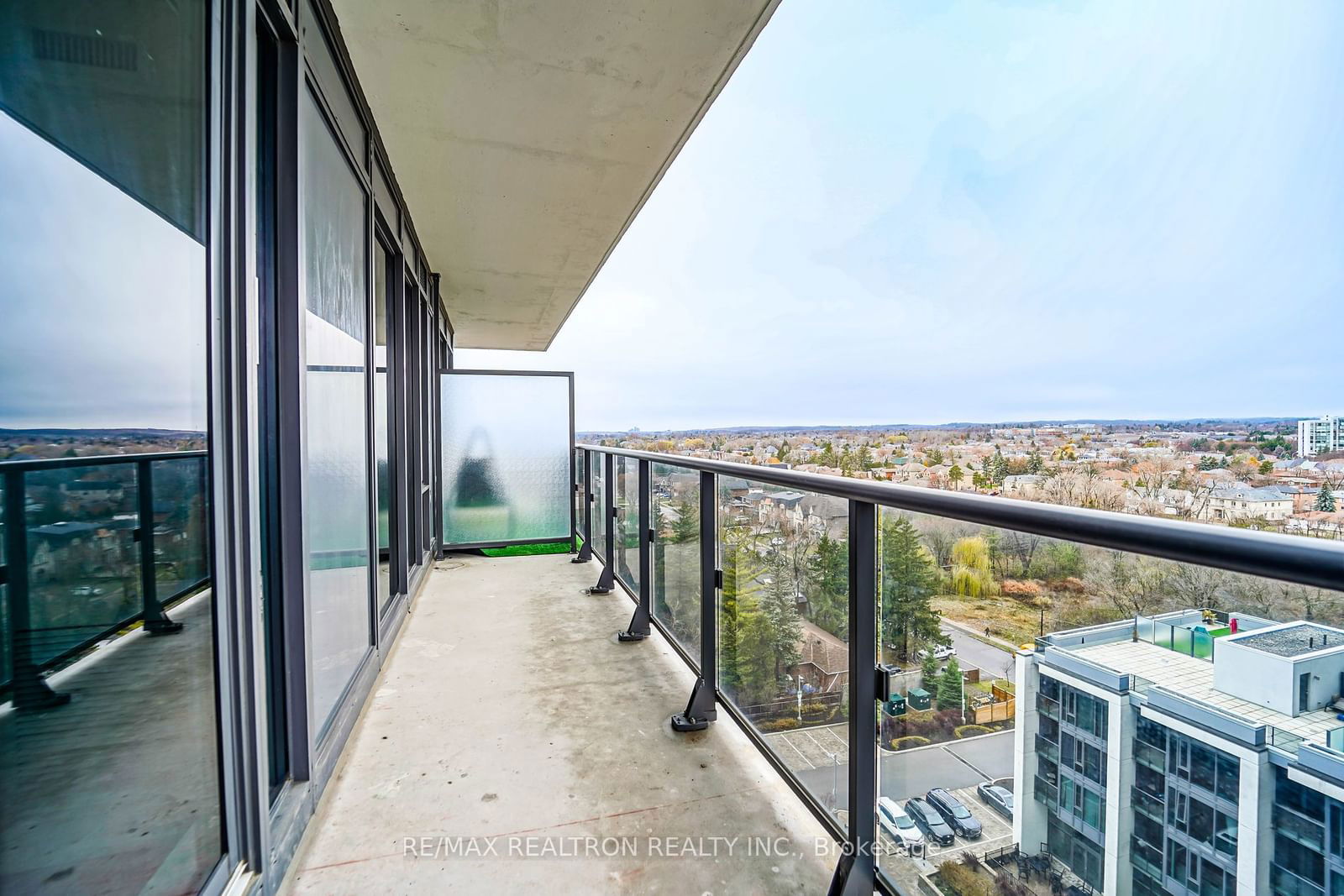 9600 Yonge St, unit 1109 for sale