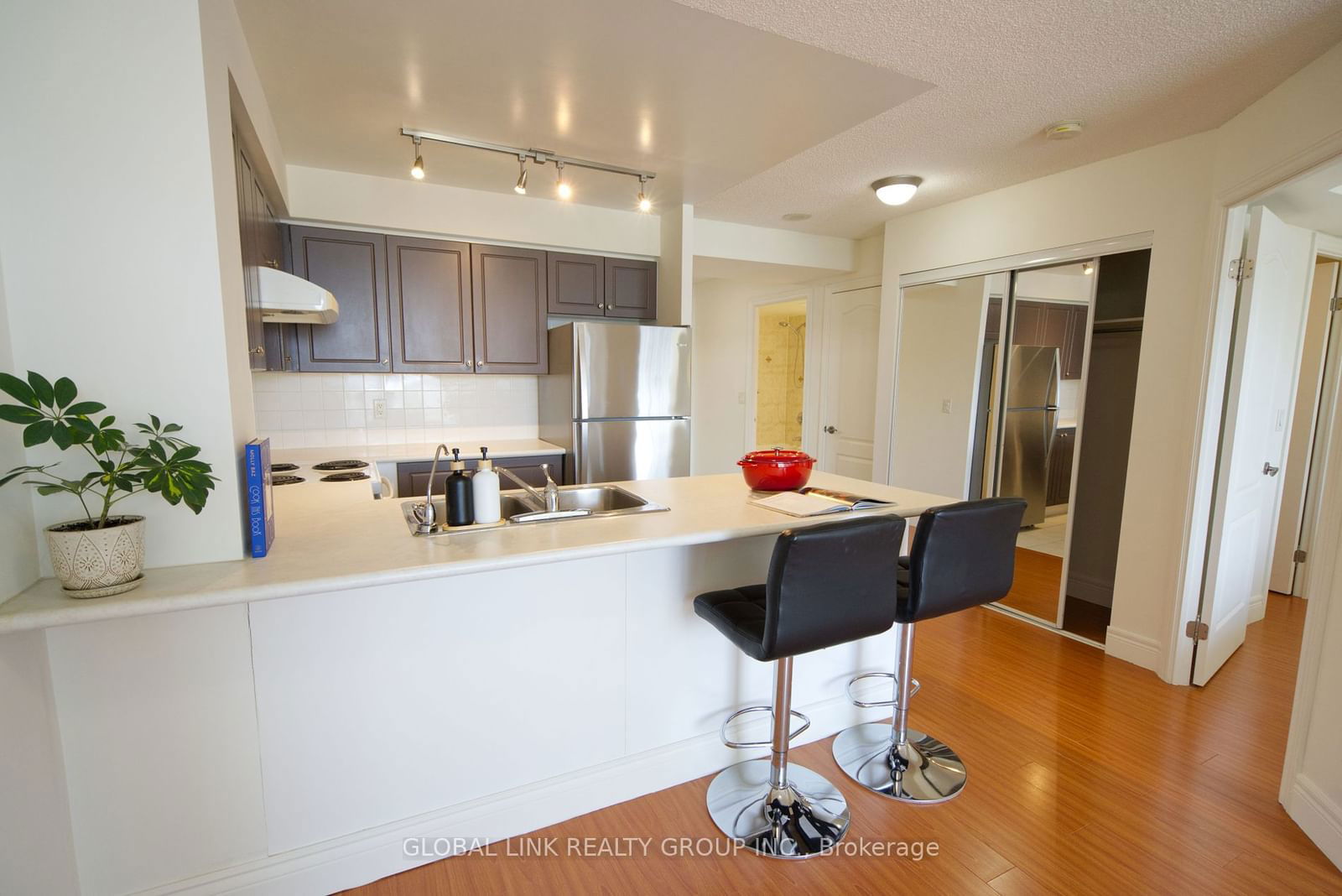 62 Suncrest Blvd, unit 705 for sale - image #3