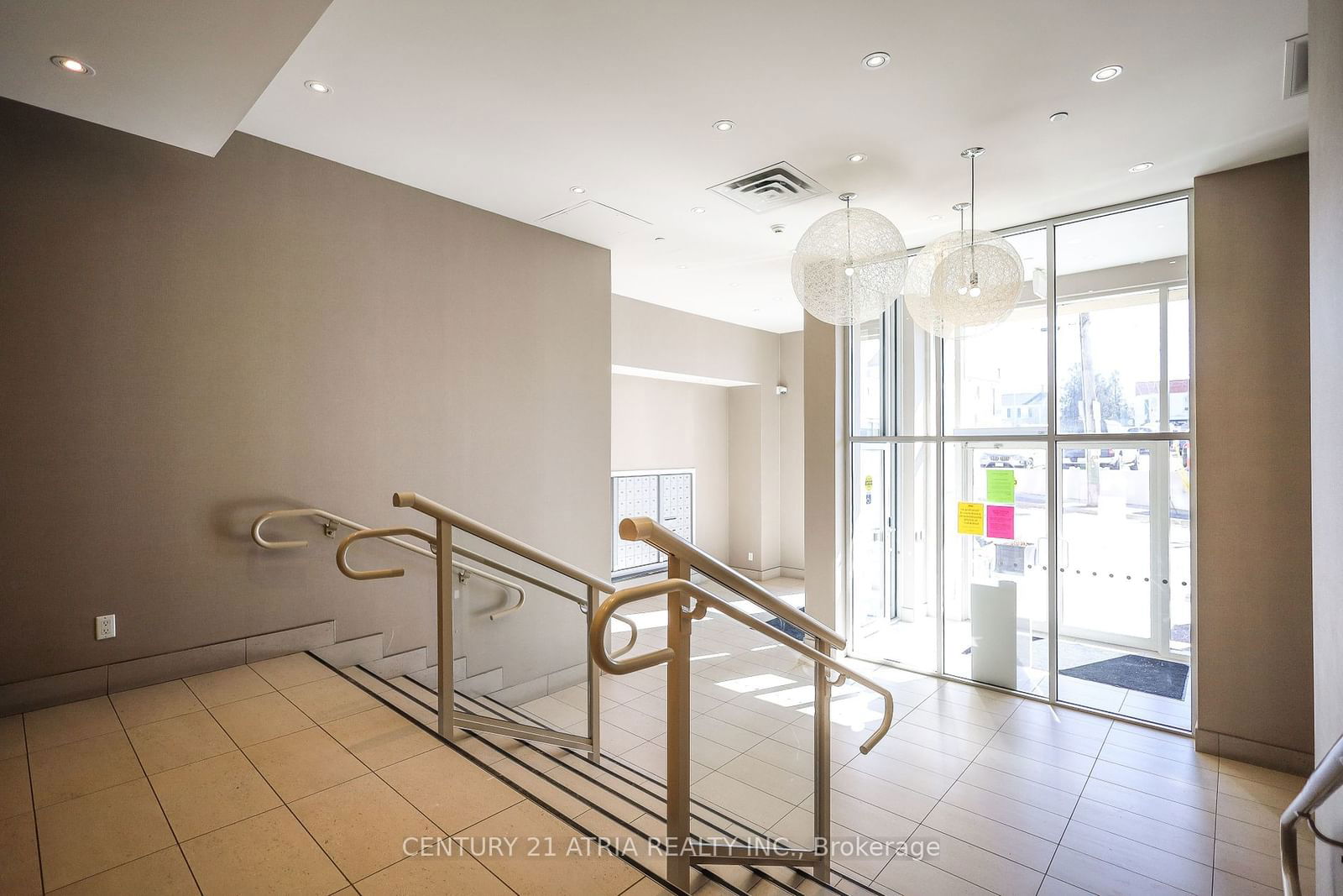 15277 Yonge St, unit 309 for sale - image #3