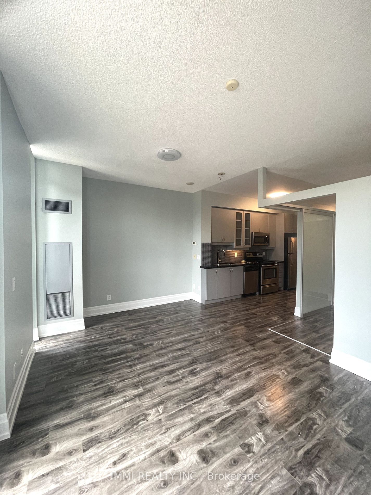 151 Upper Duke Cres, unit 112 for rent - image #3