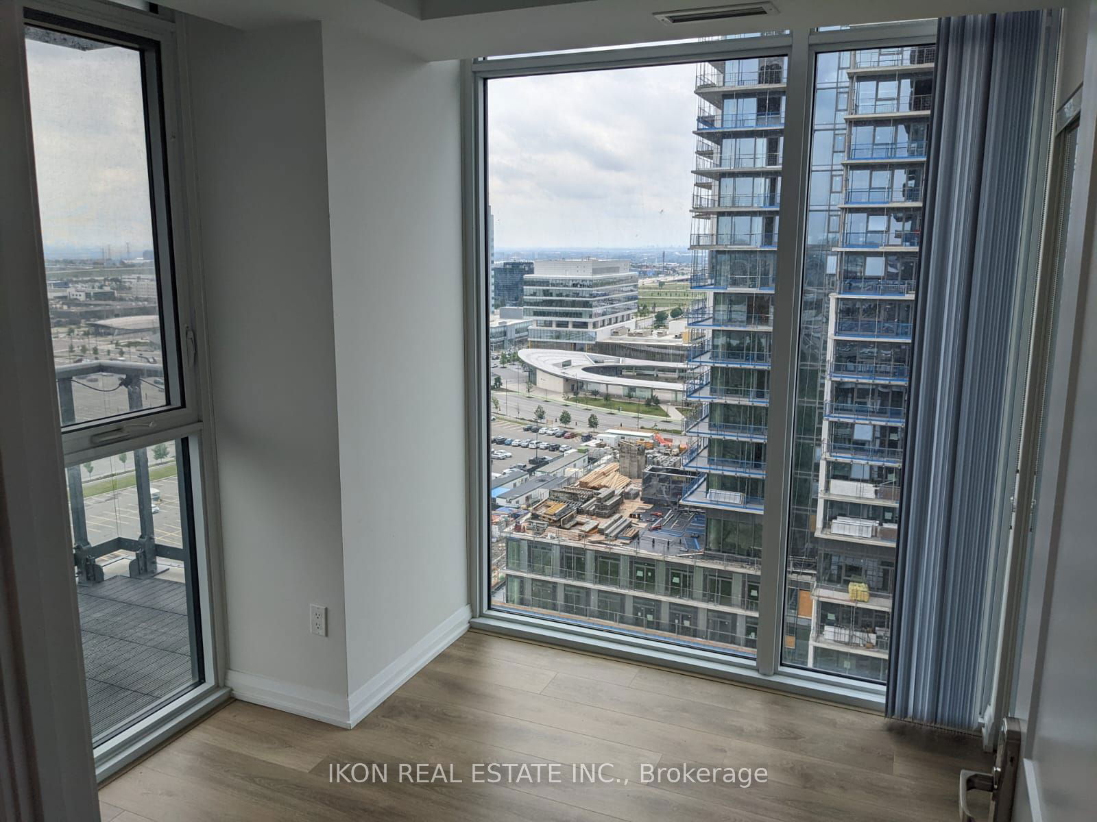 7895 Jane St, unit 1806 for rent - image #10