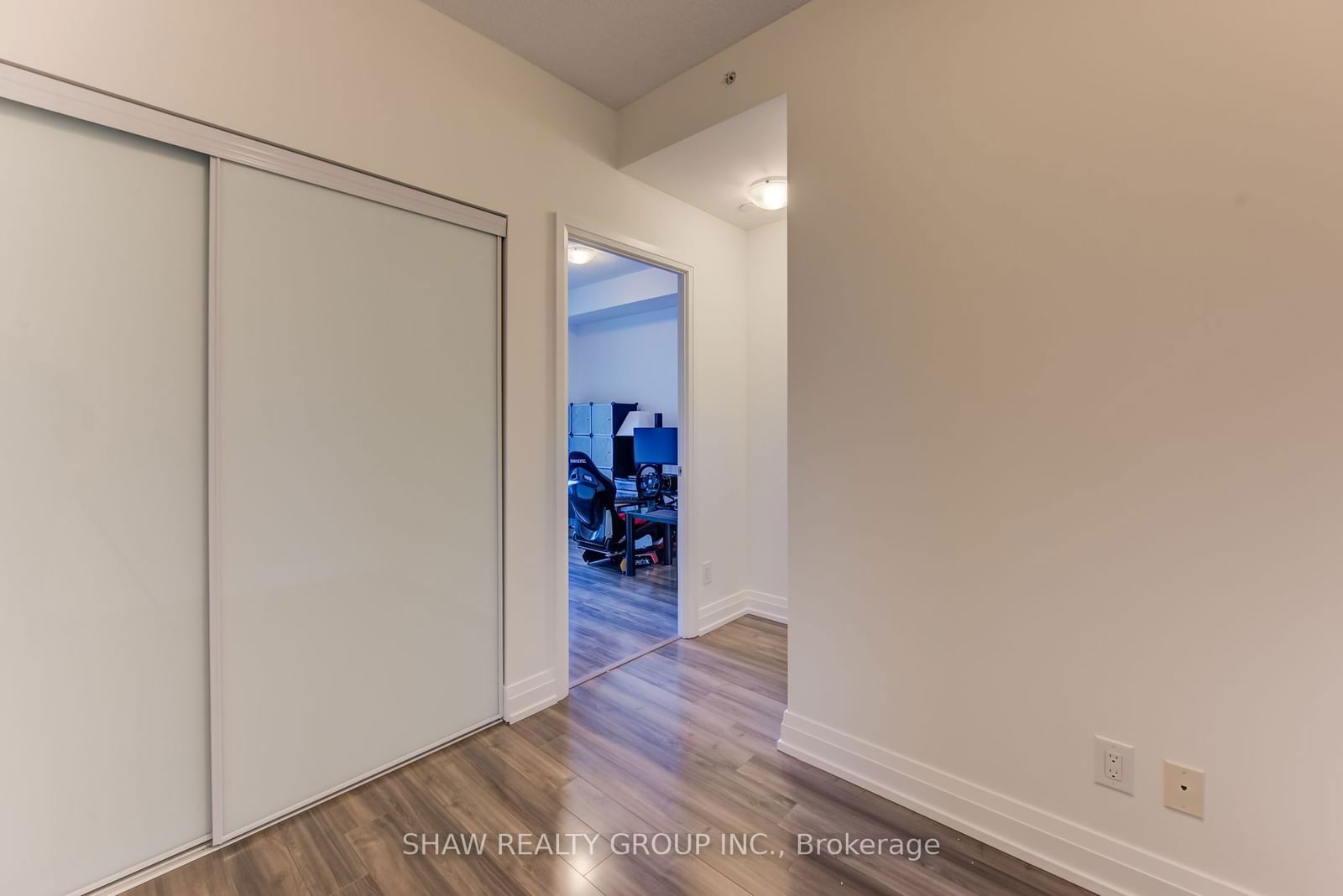 7167 Yonge St, unit PH302 for sale