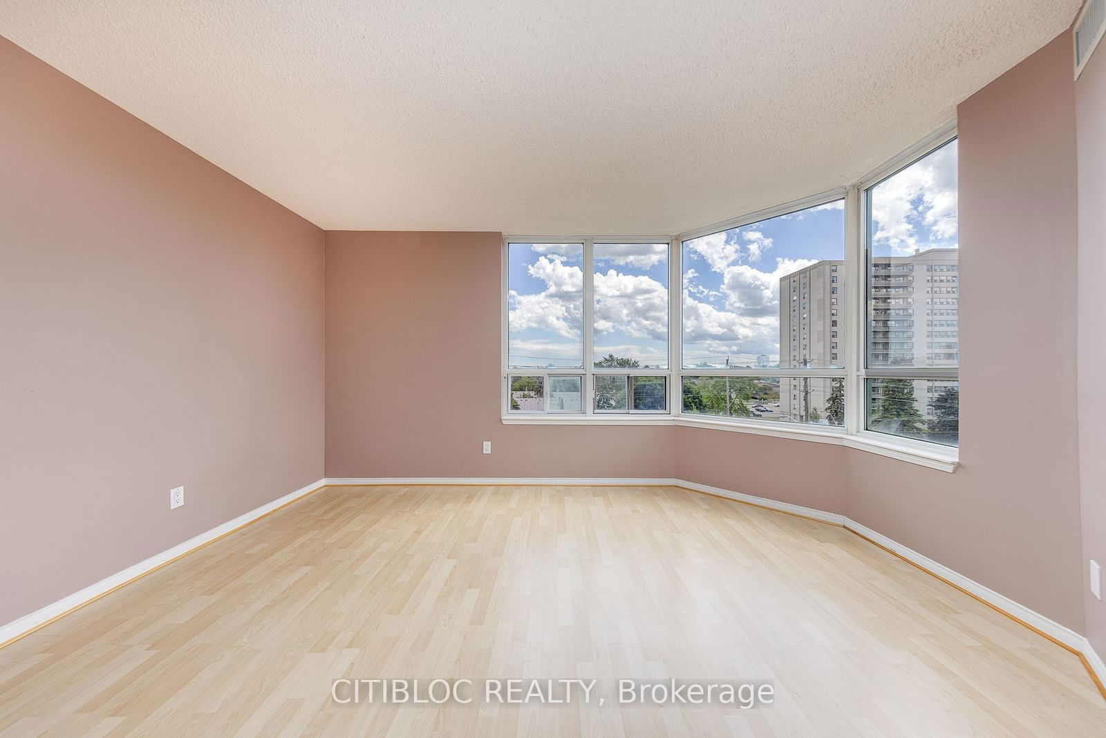 1 Emerald Lane, unit 508 for rent - image #16