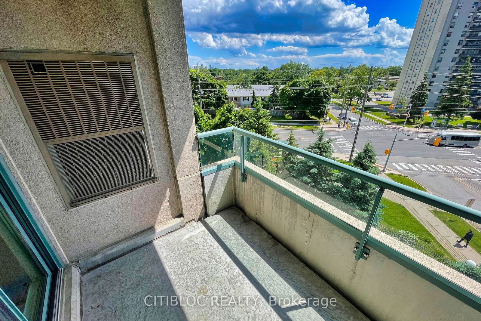 1 Emerald Lane, unit 508 for rent - image #28