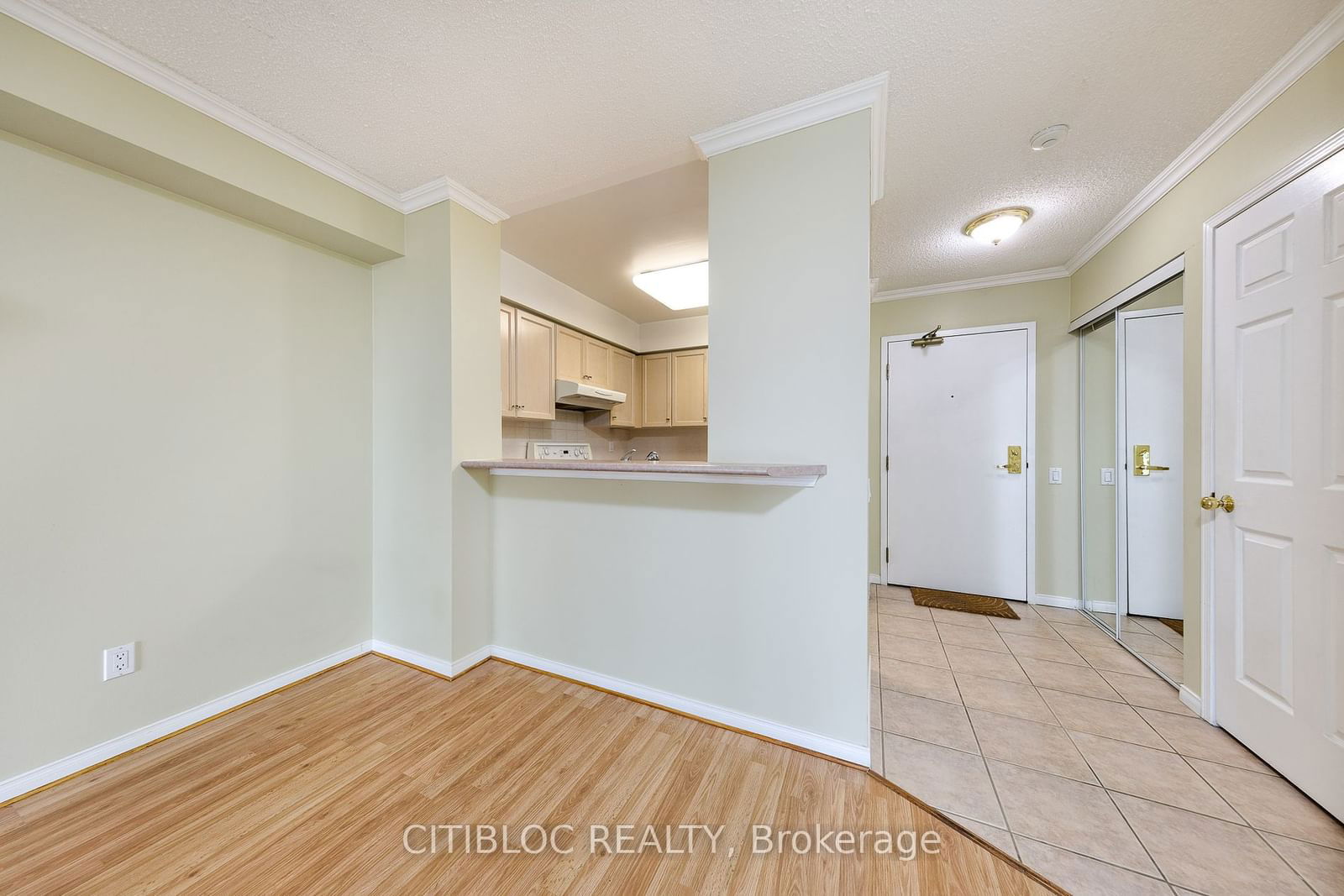 1 Emerald Lane, unit 508 for rent - image #5