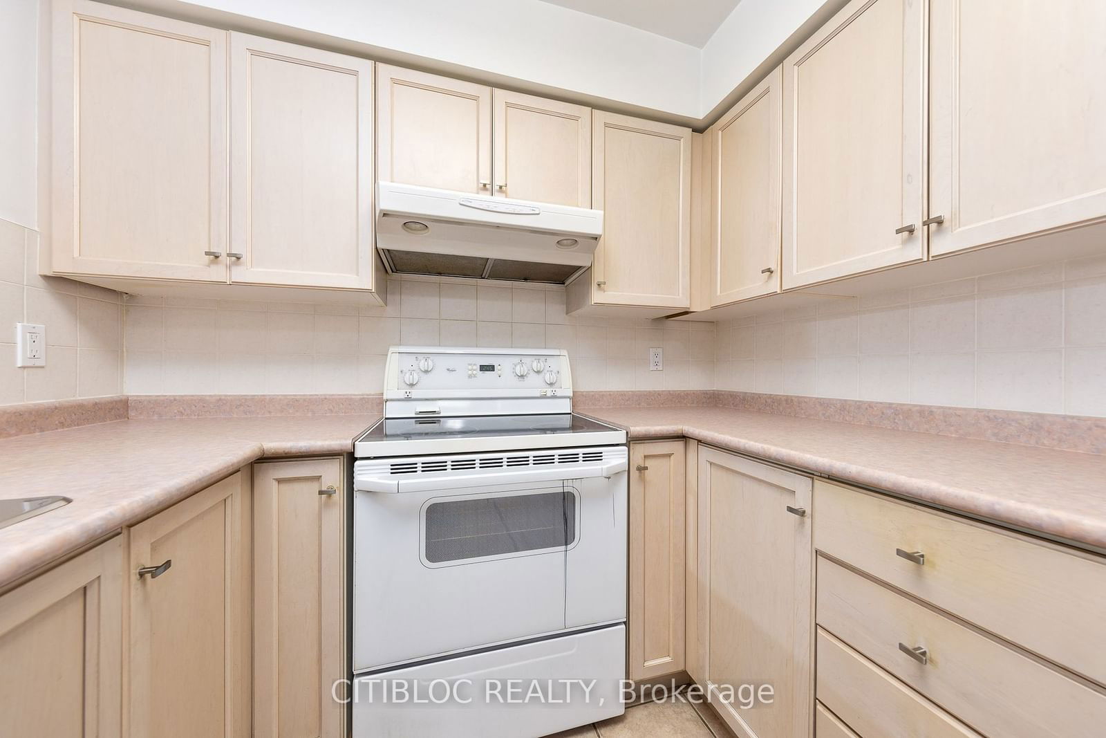 1 Emerald Lane, unit 508 for rent - image #9