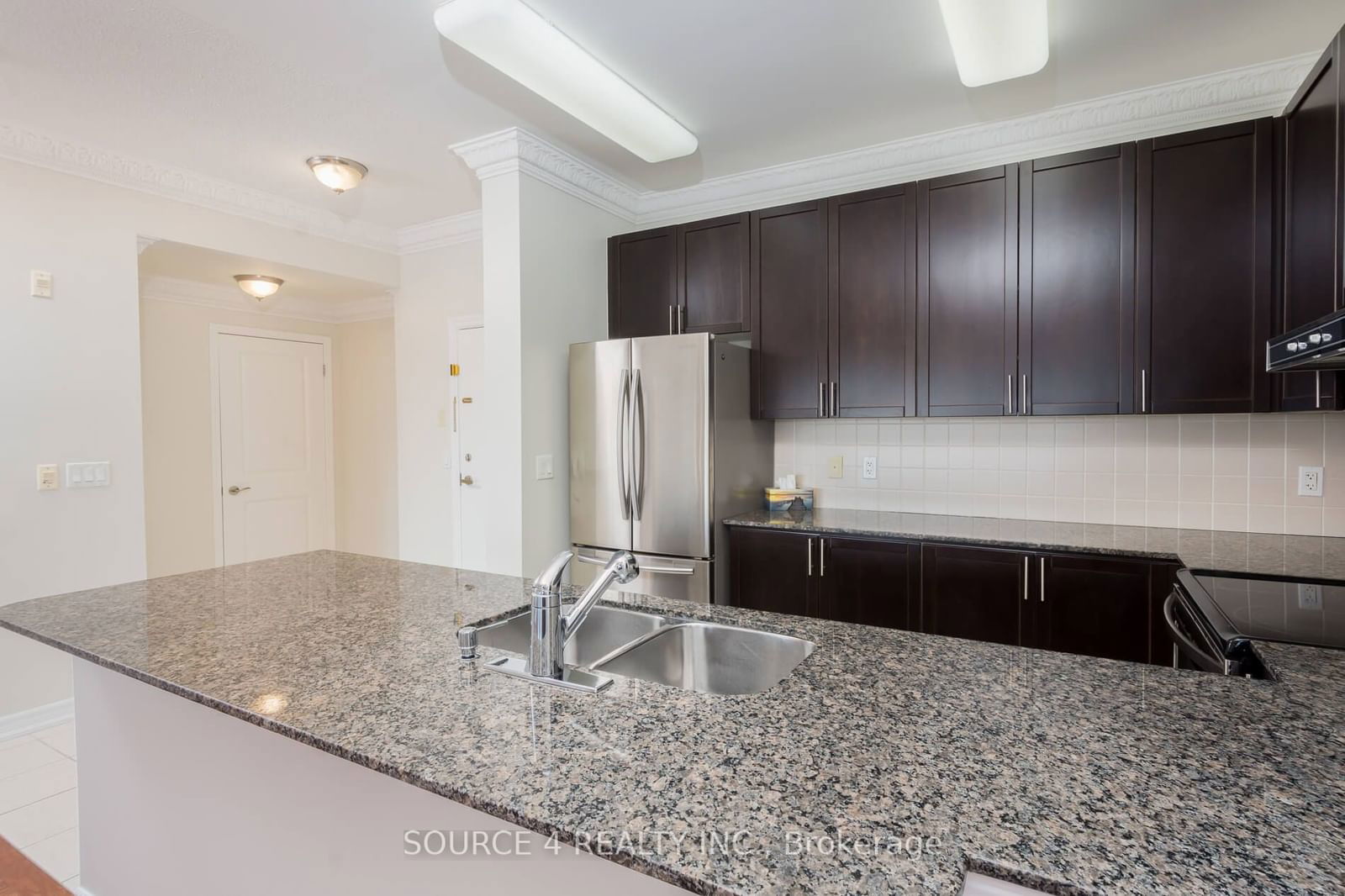 8026 Kipling Ave, unit 506 for sale - image #4