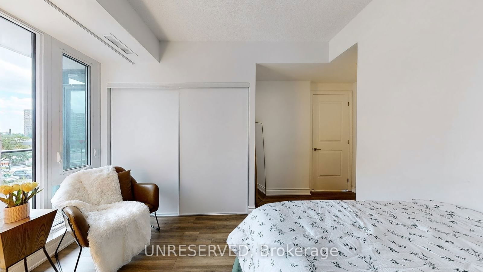 9618 Yonge St, unit 205 for sale - image #13