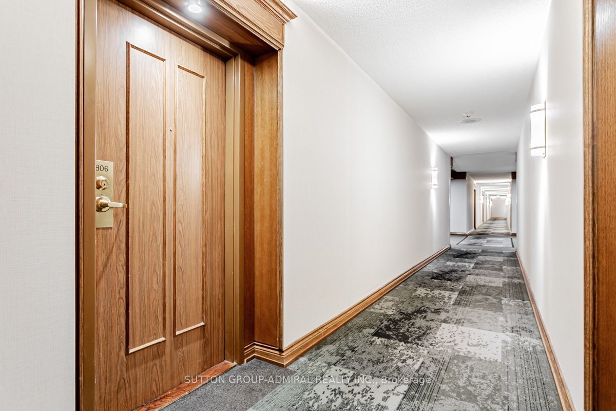 100 Observatory Lane, unit 806 for sale