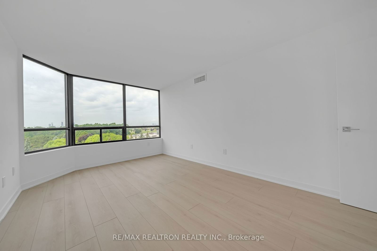 7440 Bathurst St, unit 714 for sale - image #19