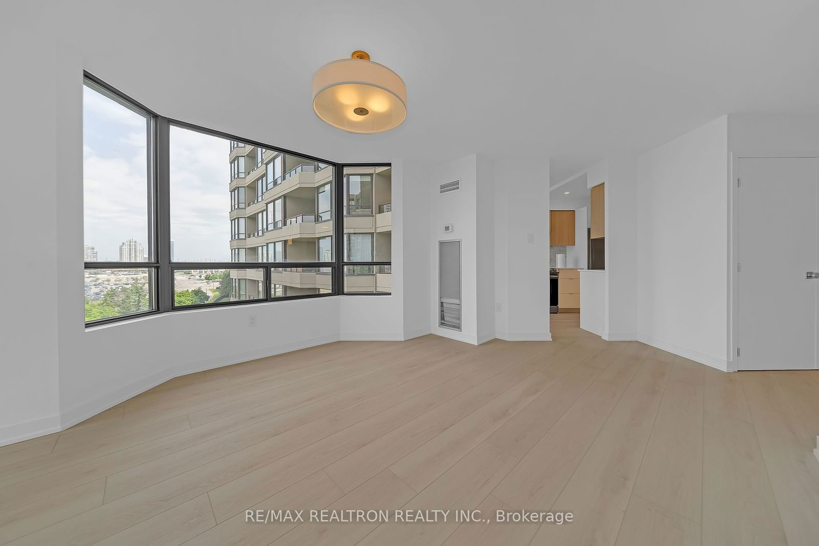 7440 Bathurst St, unit 714 for sale