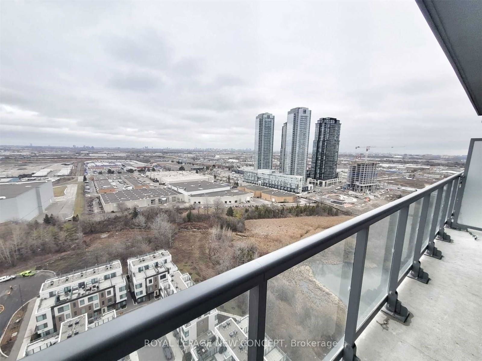 7895 Jane St, unit 2217 for rent