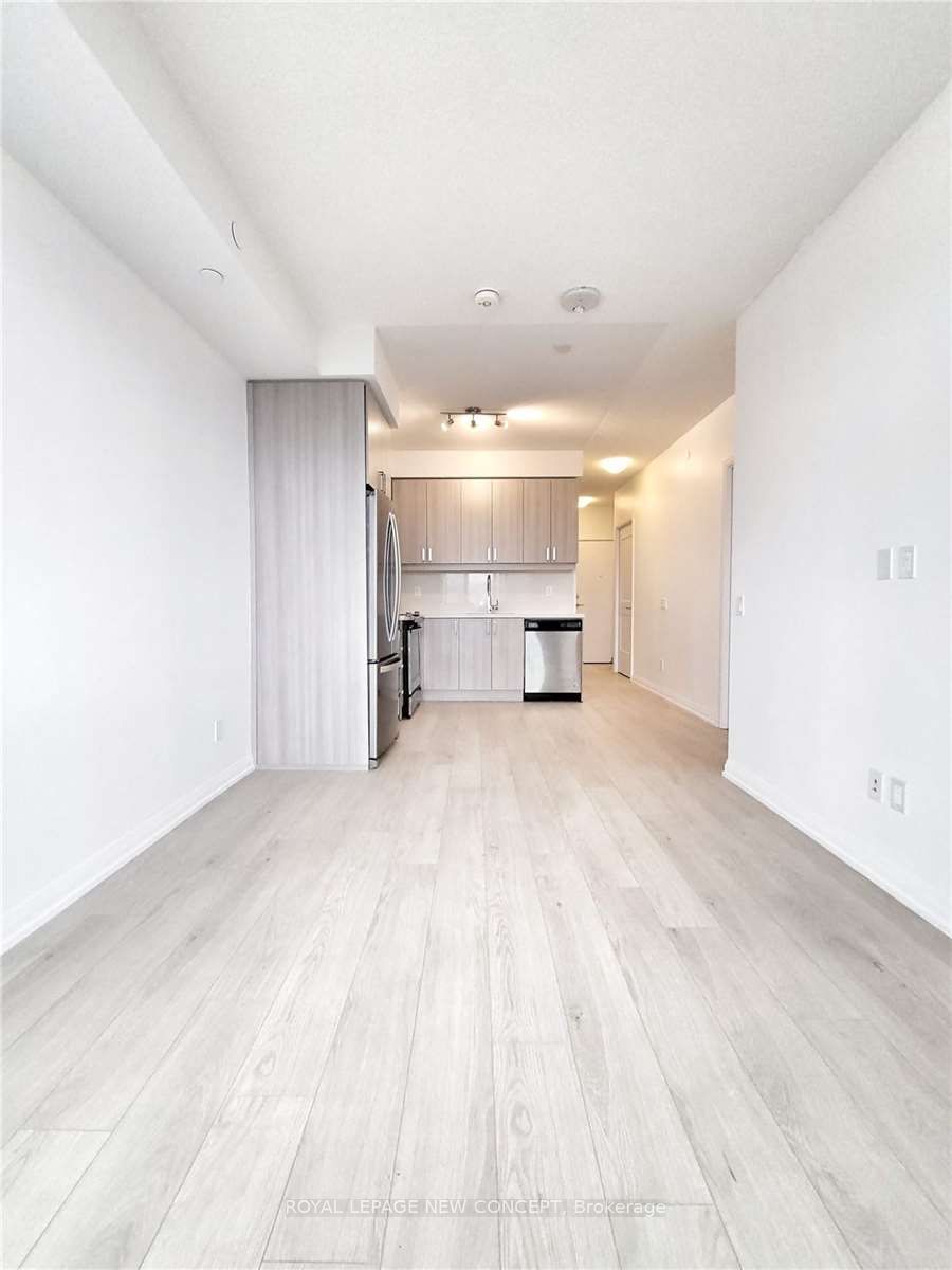 7895 Jane St, unit 2217 for rent