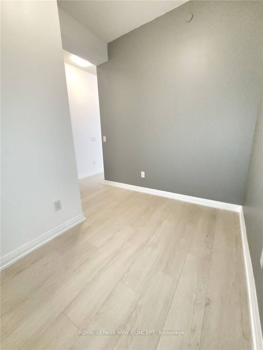 7895 Jane St, unit 2217 for rent