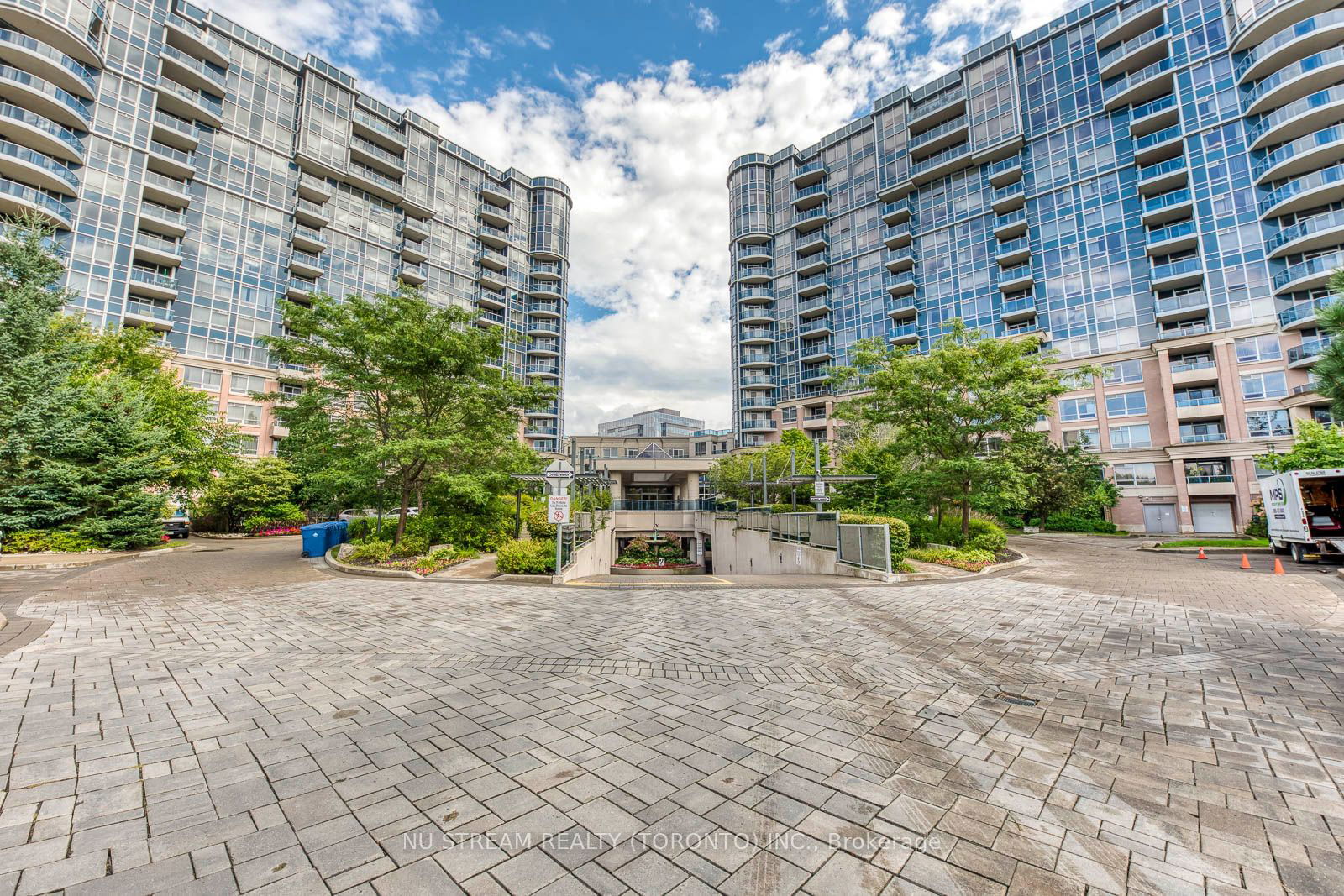 33 Cox Blvd, unit 332 for rent - image #1