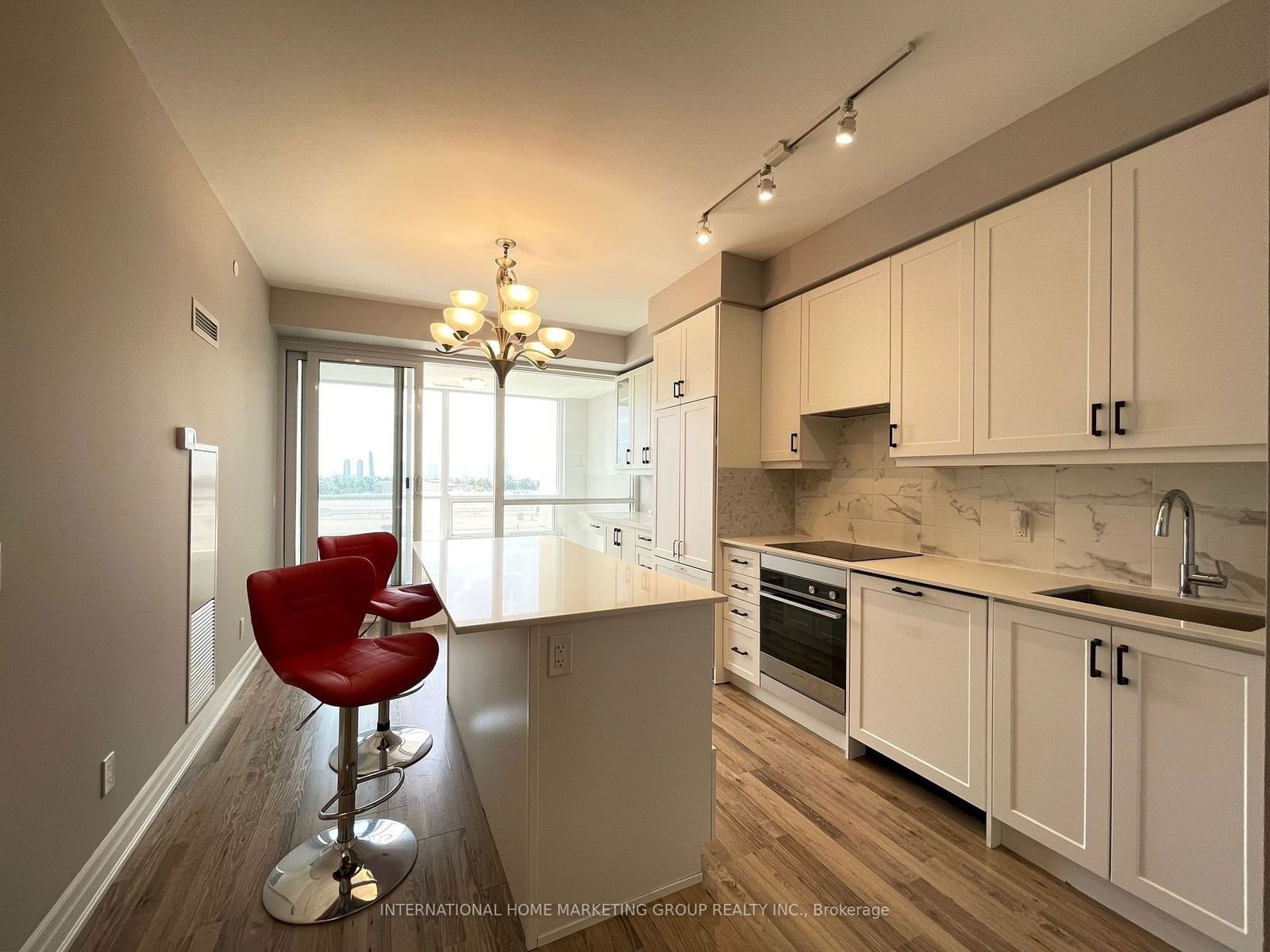 9075 Jane St, unit 504 for sale