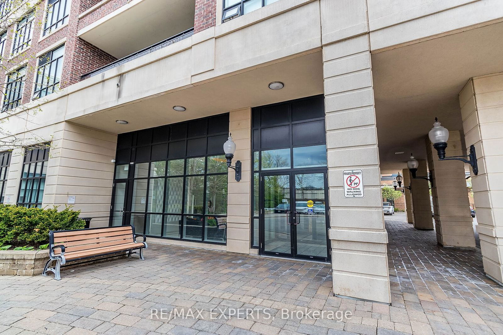 2396 Major Mackenzie Dr, unit 207 for sale - image #2