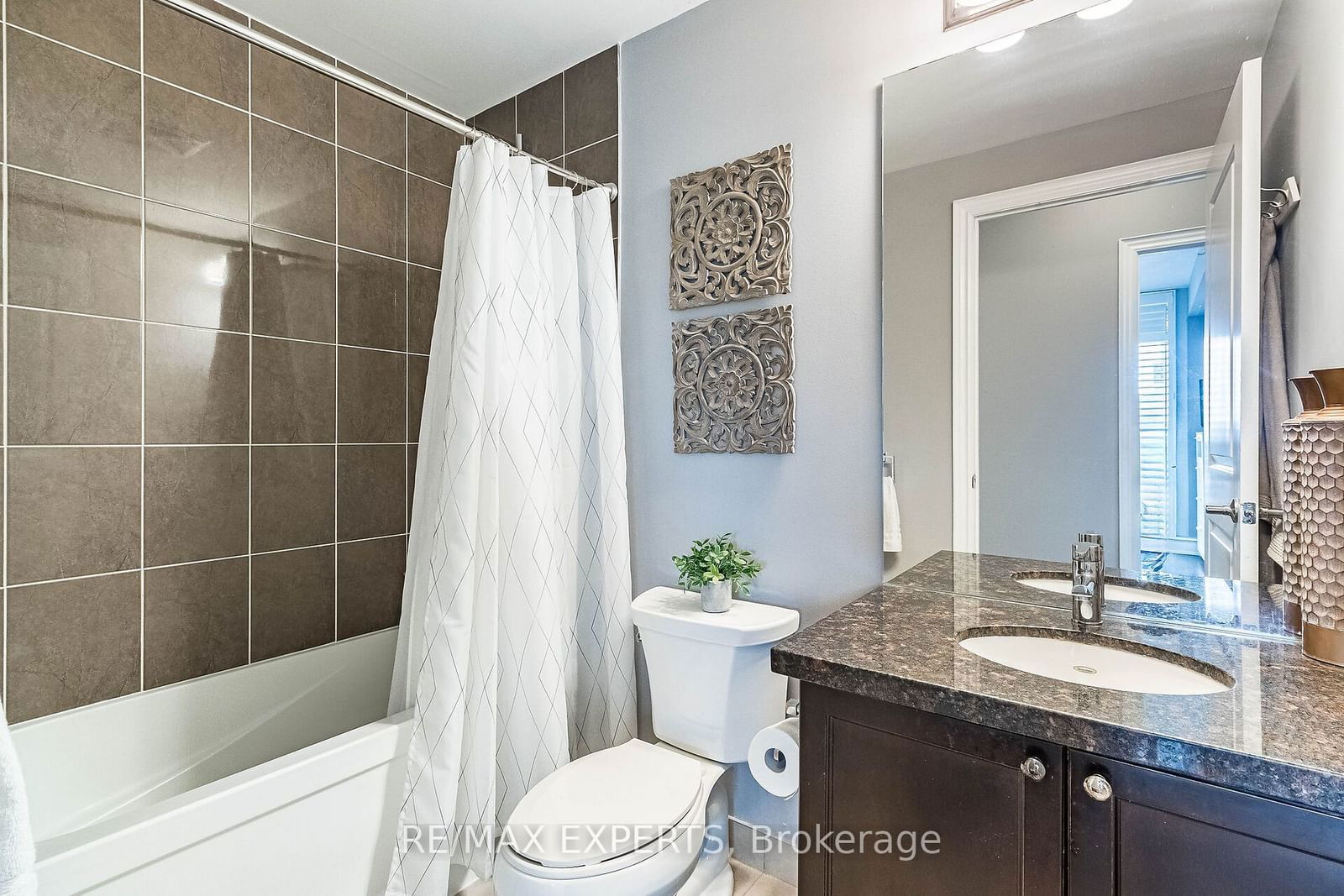 2396 Major Mackenzie Dr, unit 207 for sale - image #21