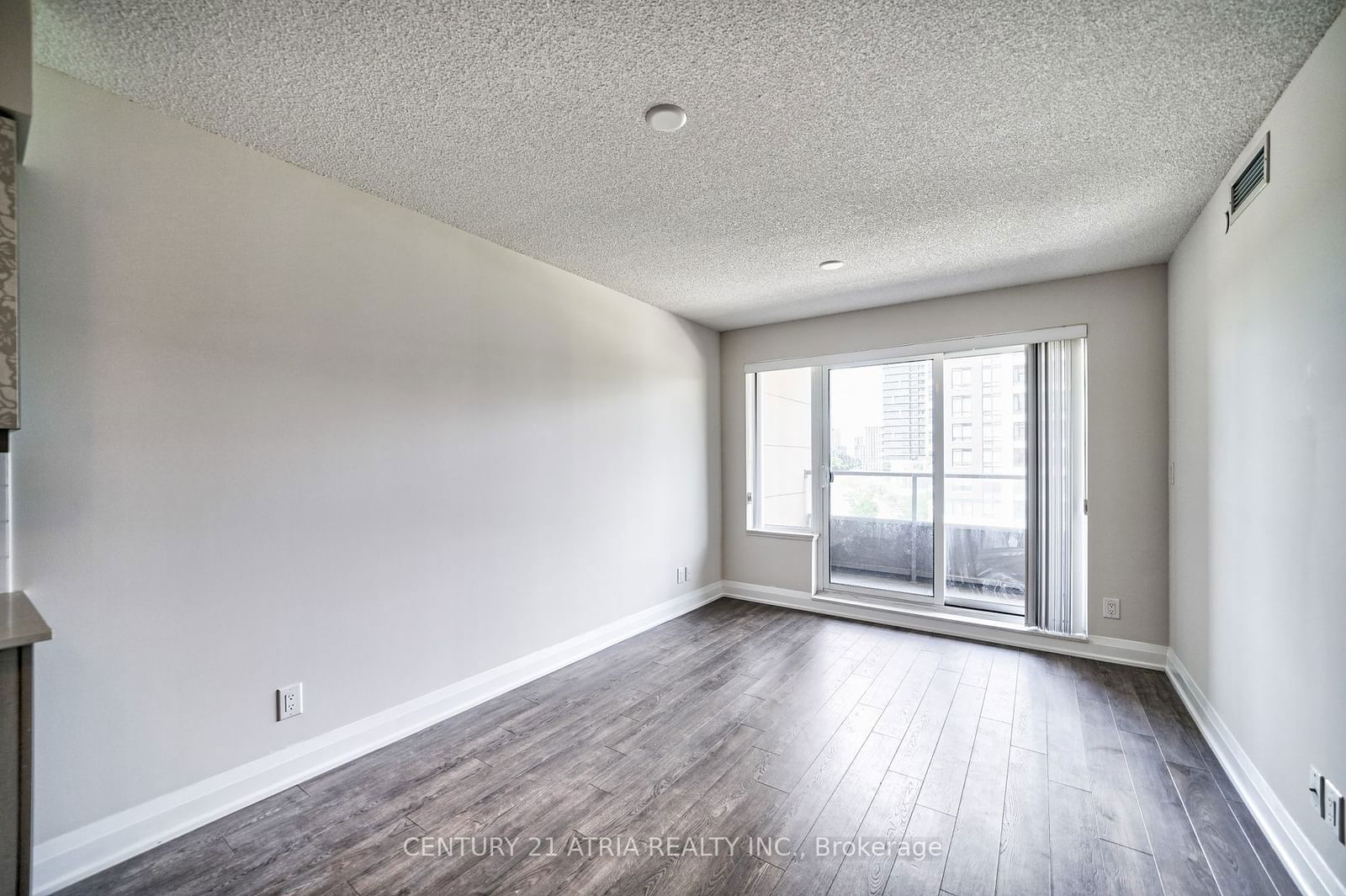 18 Uptown Dr, unit 725 for rent - image #15