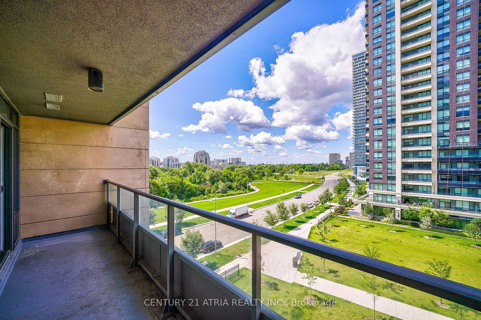 18 Uptown Dr, unit 725 for rent - image #28