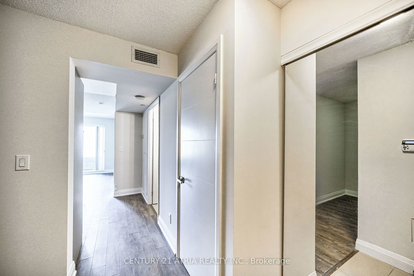 18 Uptown Dr, unit 725 for rent - image #8