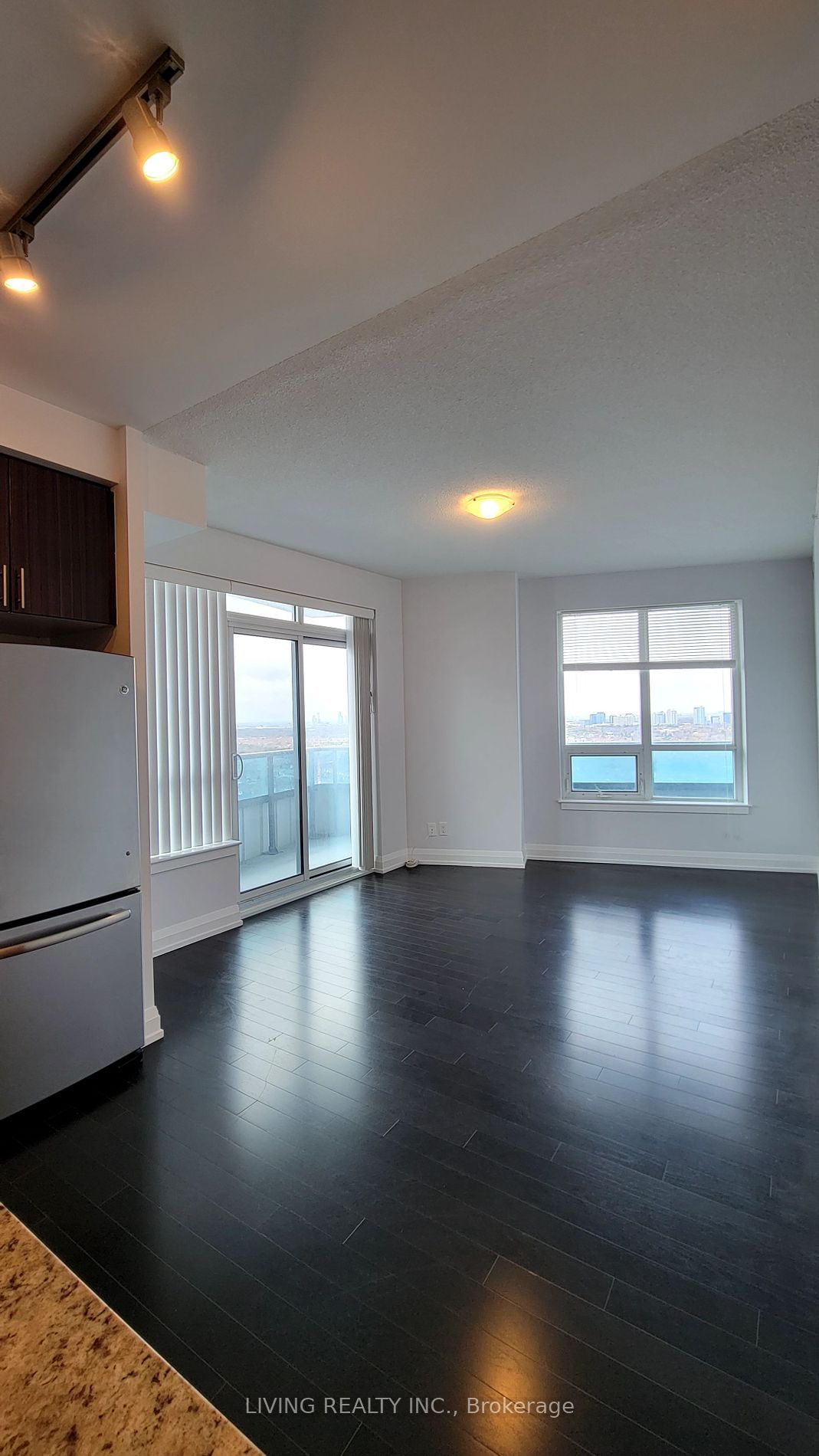 7161 Yonge St, unit 2125 for rent