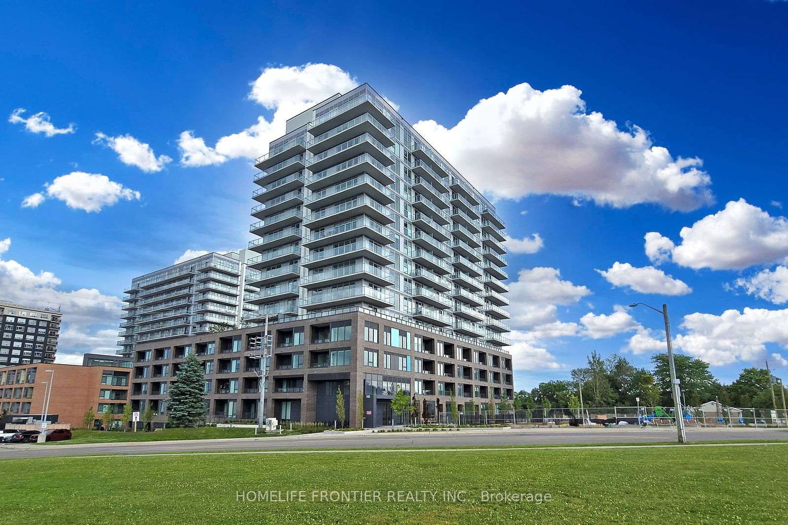 185 Deerfield Rd, unit 220 for sale - image #1