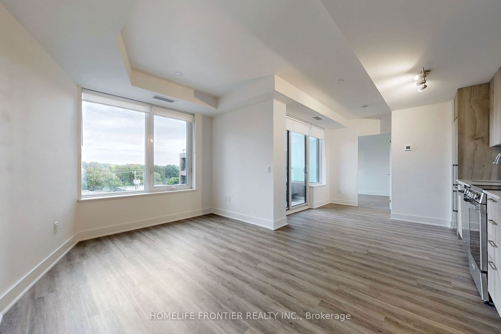 185 Deerfield Rd, unit 220 for sale - image #5