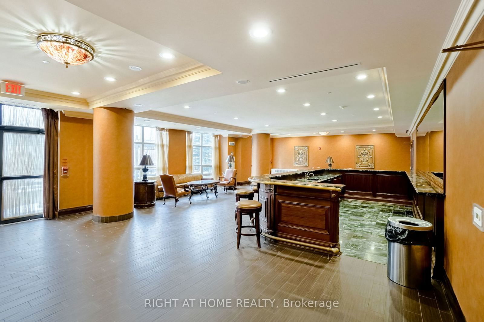 9225 Jane St, unit 909 for sale - image #28