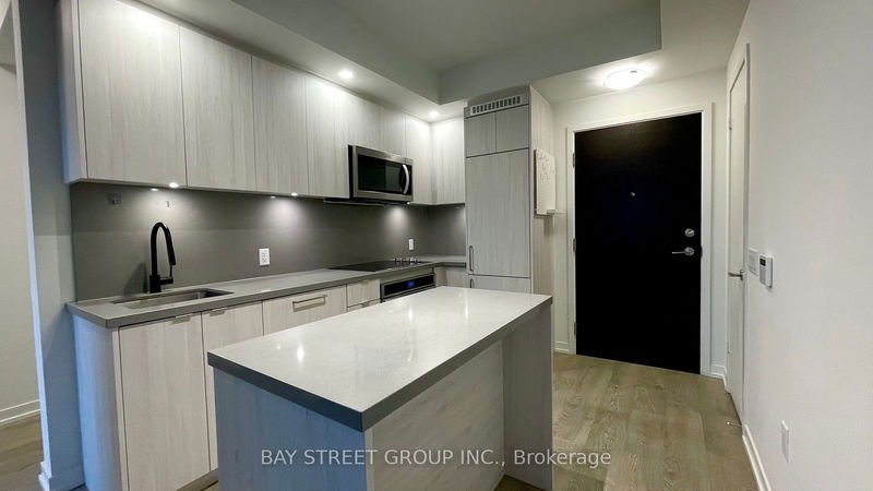 8868 Yonge St, unit 805E for rent