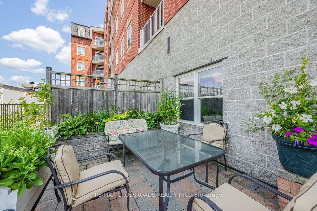 15450 Yonge St N, unit 104 for sale - image #25