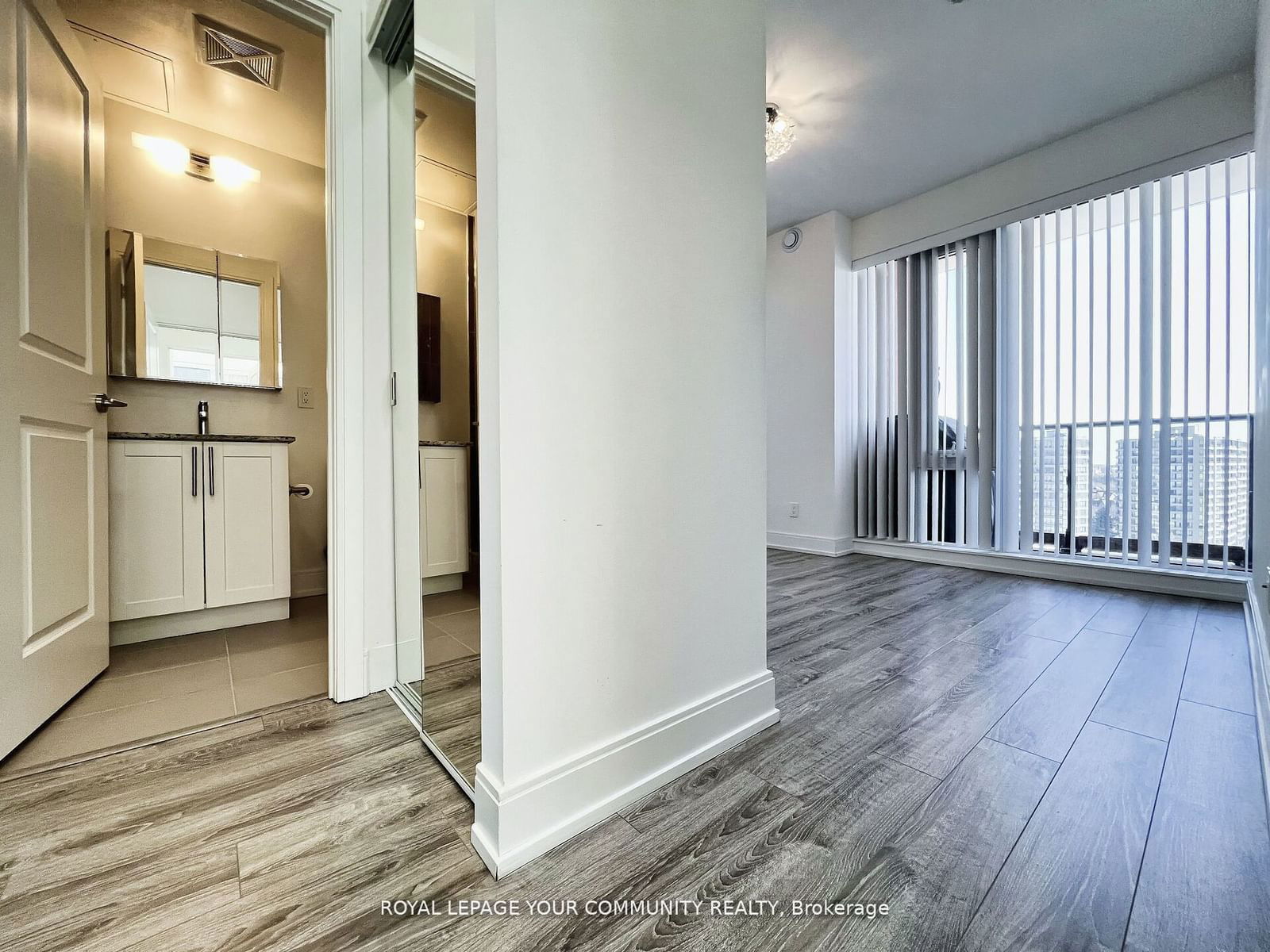 9608 Yonge St, unit 1202A for sale