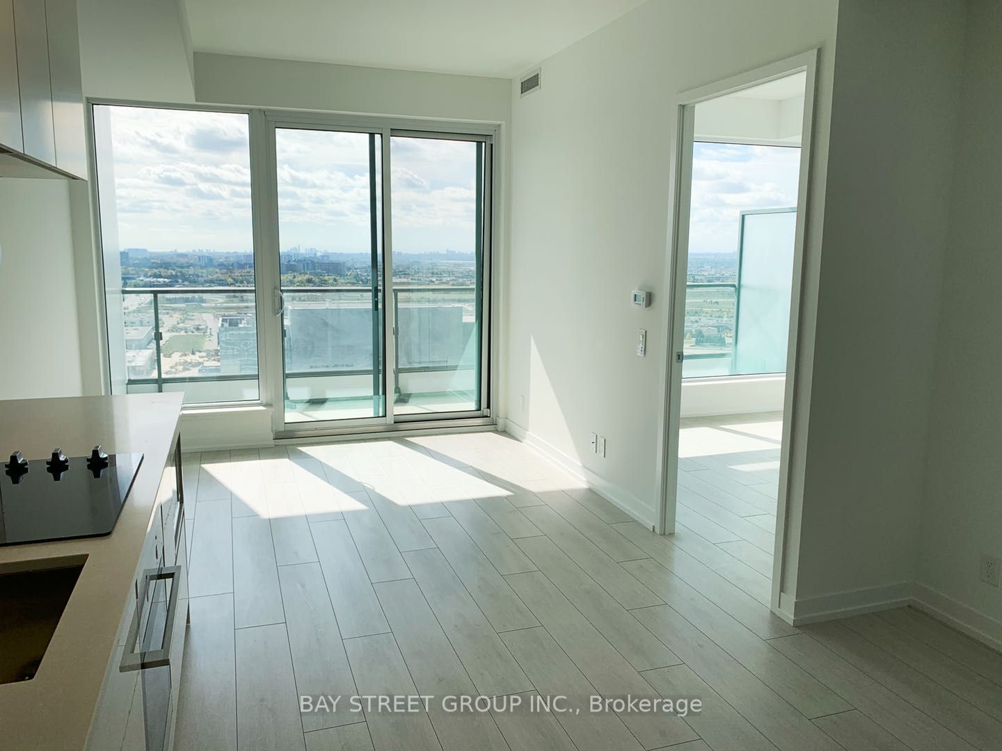 5 Buttermill Ave, unit 3208 for rent - image #4