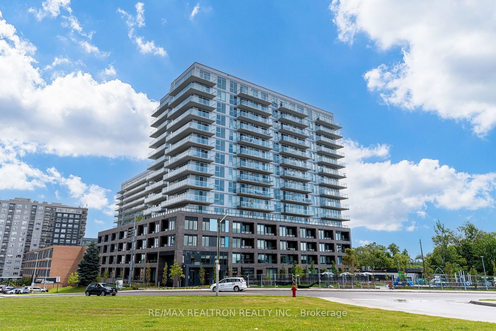 185 Deerfield Rd, unit 411 for sale - image #40