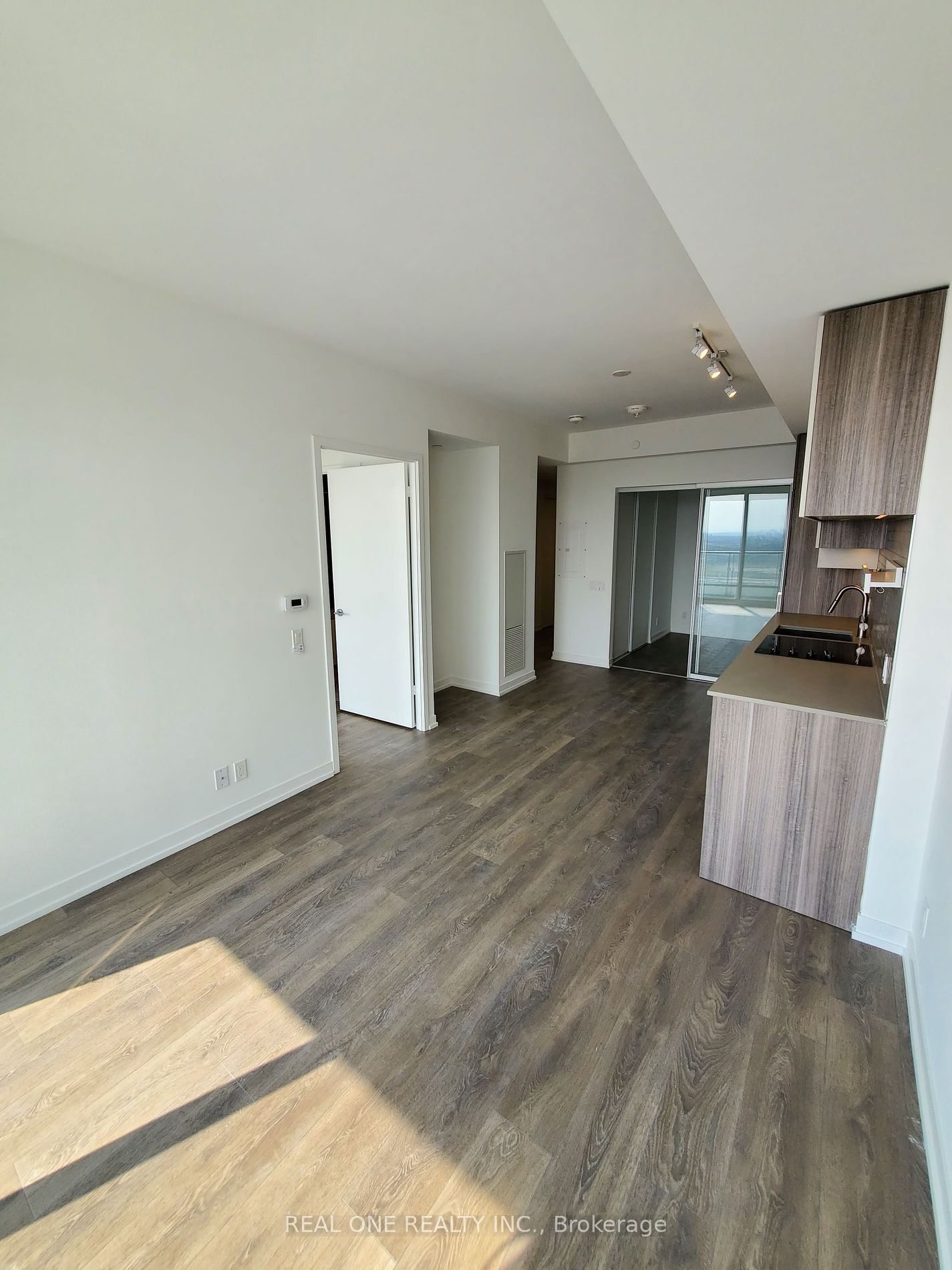 5 Buttermill Ave, unit 4108 for rent - image #3