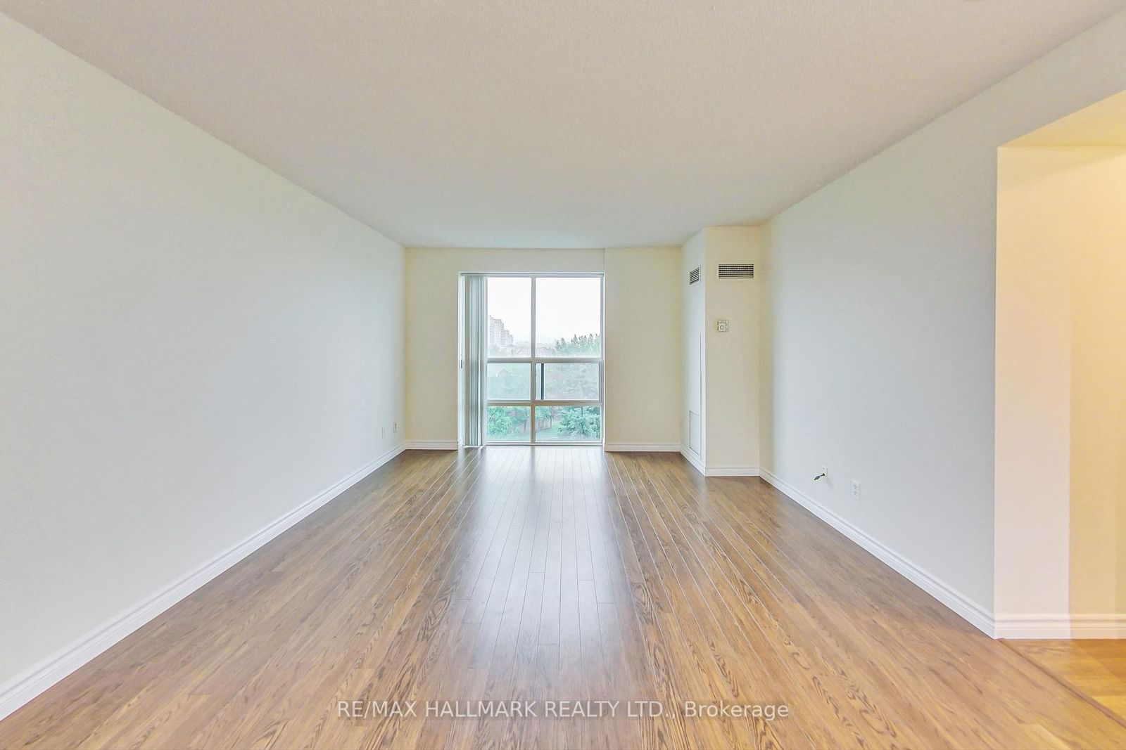 3 Ellesmere St, unit 526 for sale - image #6