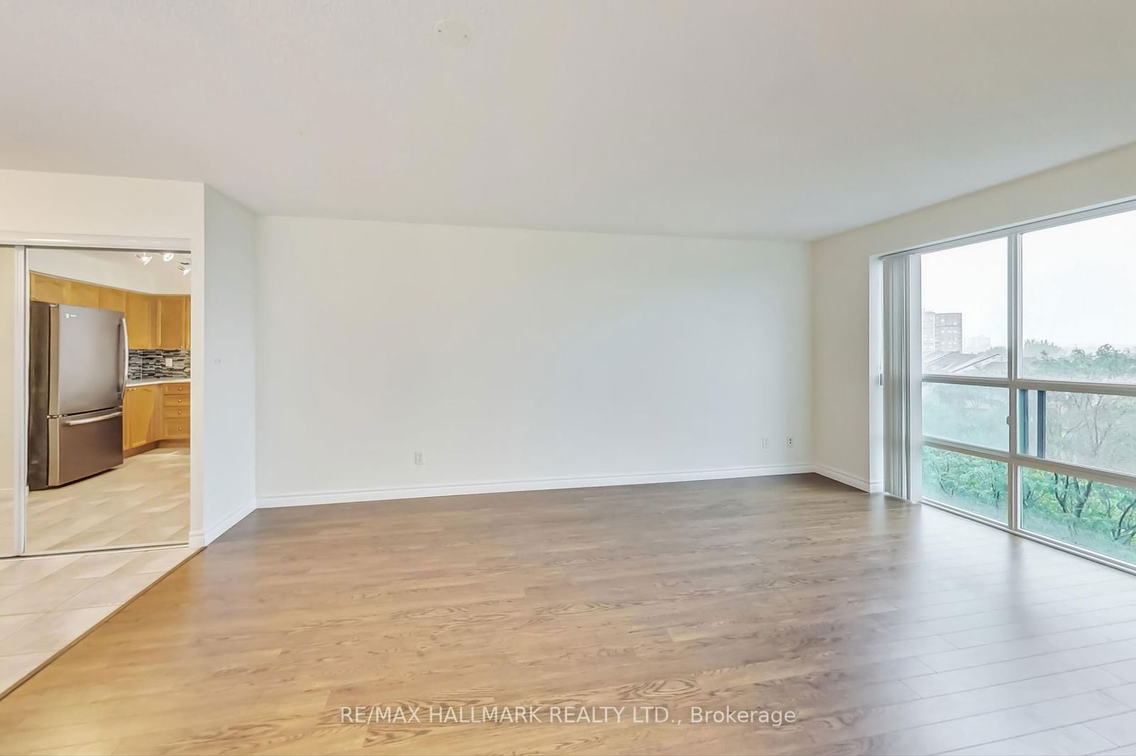 3 Ellesmere St, unit 526 for sale - image #8