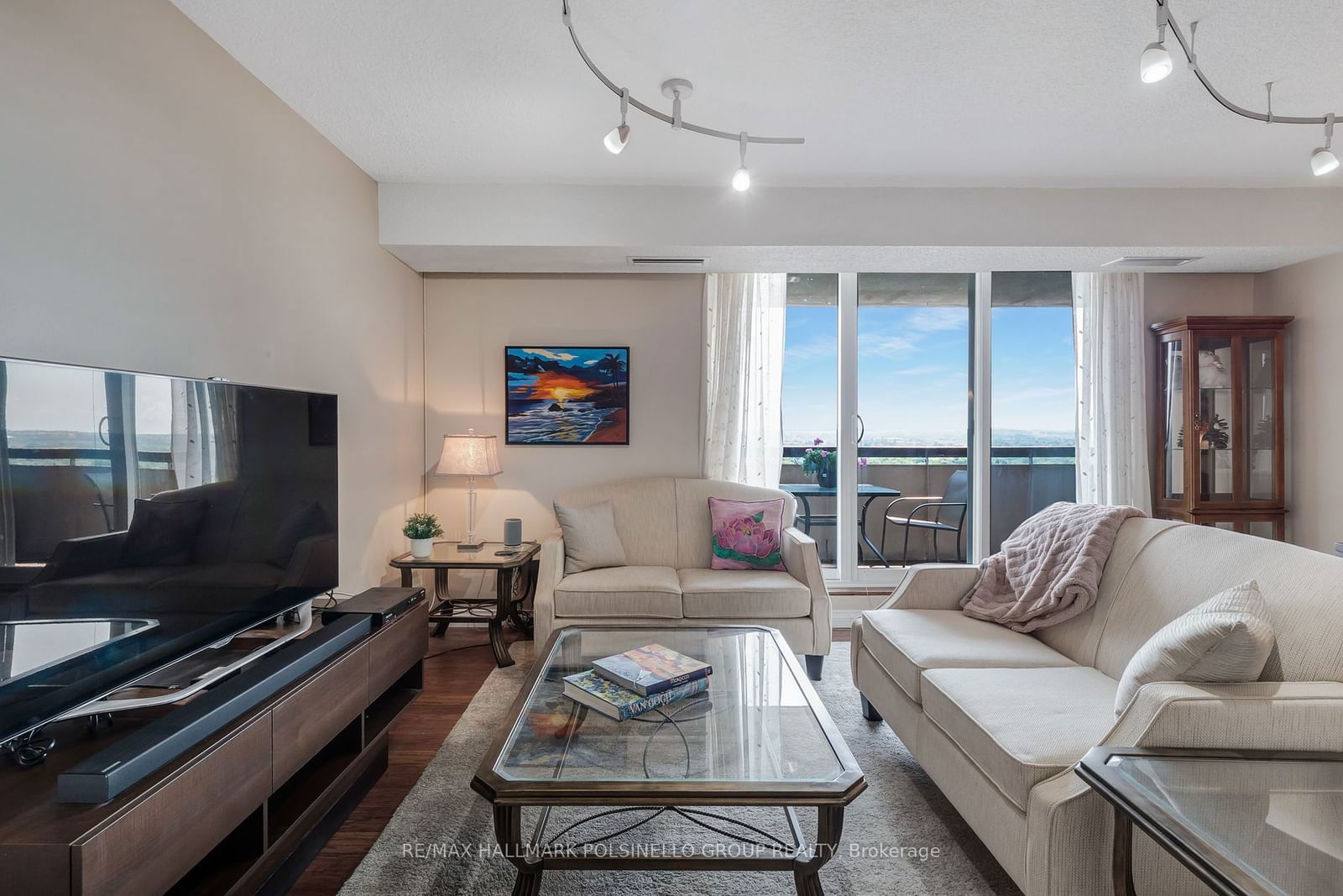 40 William Roe Blvd, unit 1007 for sale - image #10