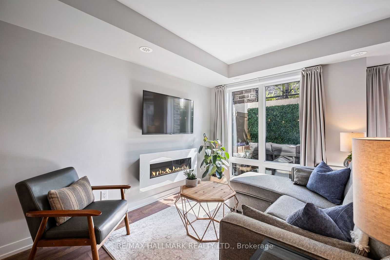 2 Dunsheath Way, unit 105 for sale - image #11