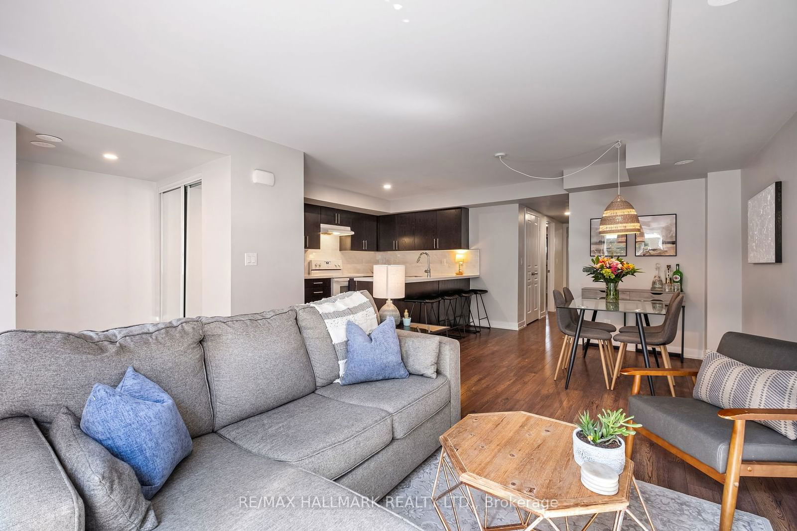 2 Dunsheath Way, unit 105 for sale - image #13