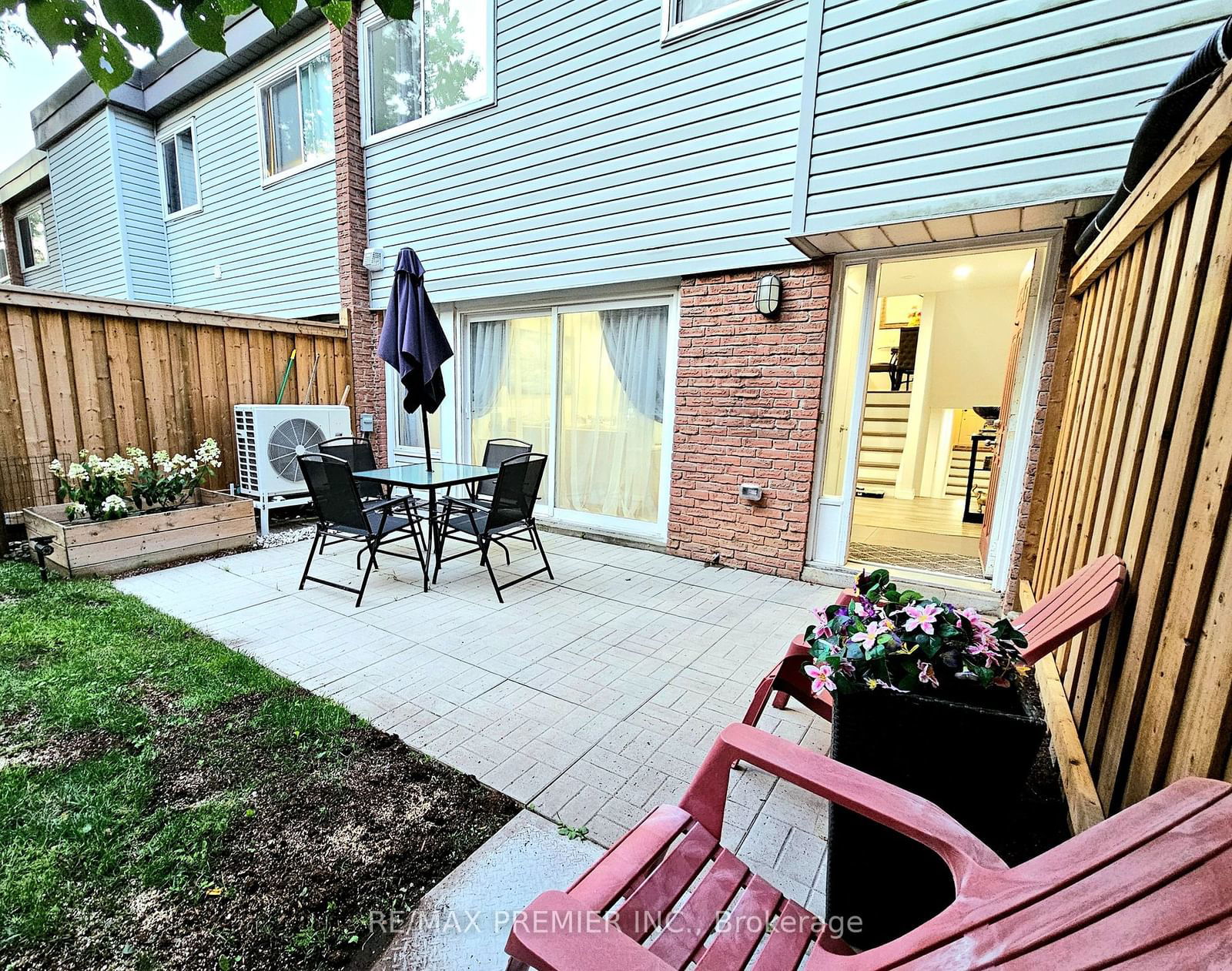 Country Lane Townhomes, Aurora, Toronto