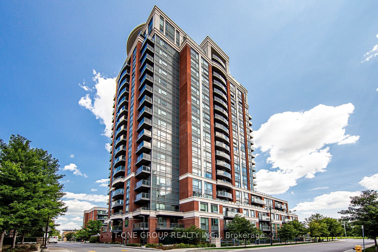 1 Uptown Dr, unit 906 for sale - image #1